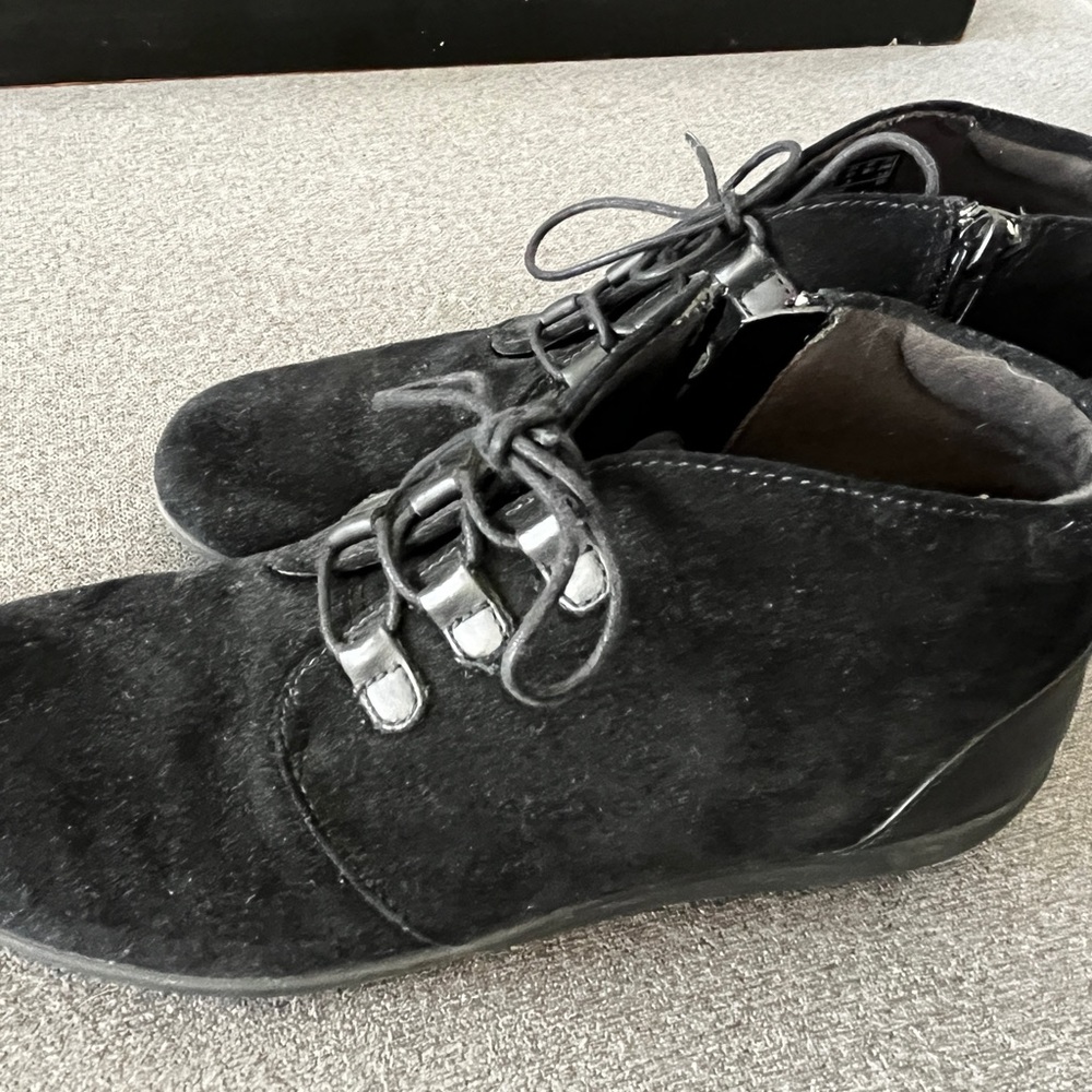 Clark’s Collection Style Suede Boots